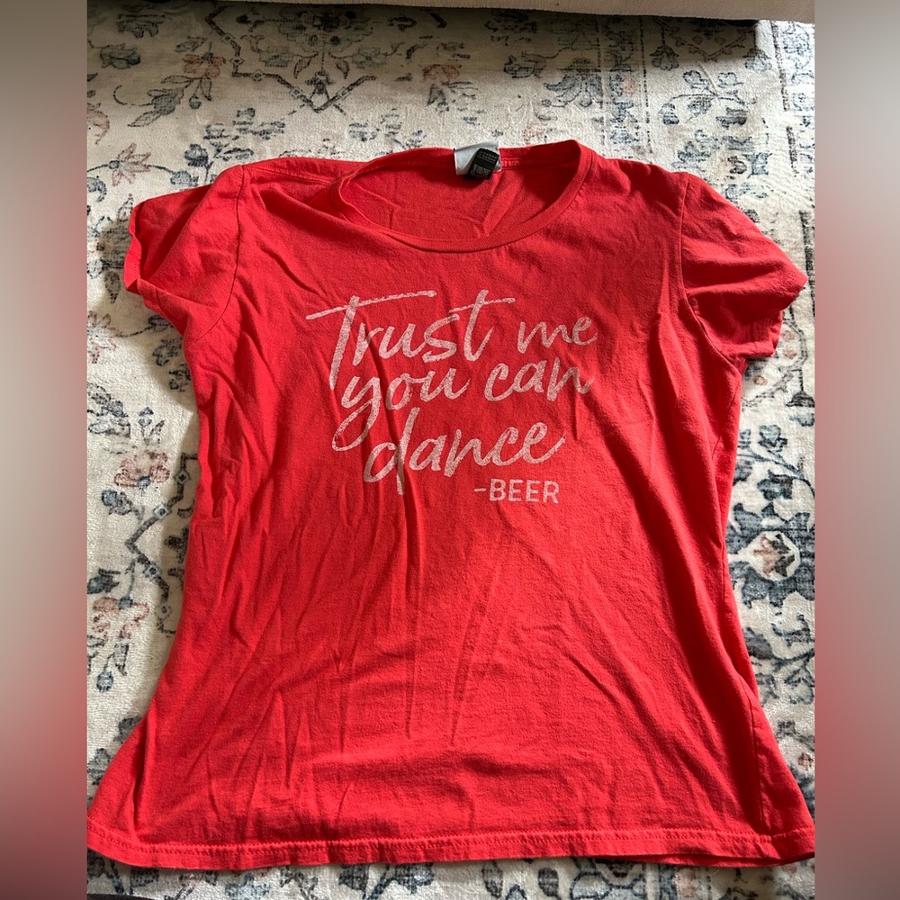 Women's Graphic Tee Medium